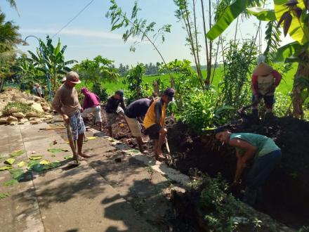Pembangunan Bangket Irigasi Dusun Pandak dengan Dana Desa Tahap 1 TA 2020