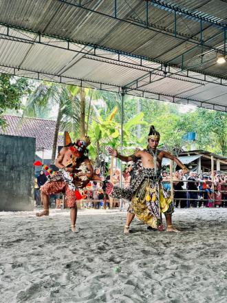 Pentas Reog Ngentak Mangir