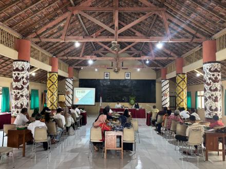 Tingkatkan Kualitas Layanan, Pemerintah Kalurahan Wijirejo Gelar Bimtek Pelayanan Publik